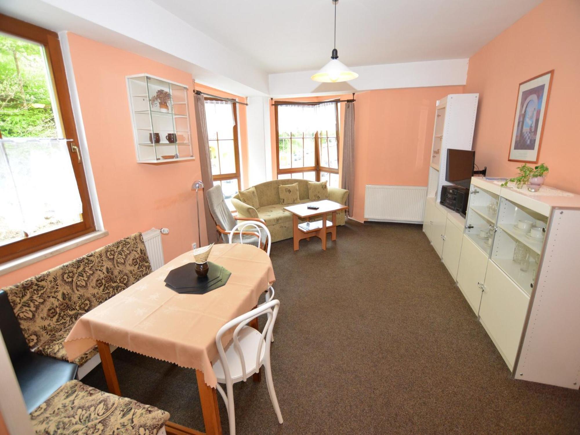 Snug Apartment In Jachymov Near Ski Area Buitenkant foto