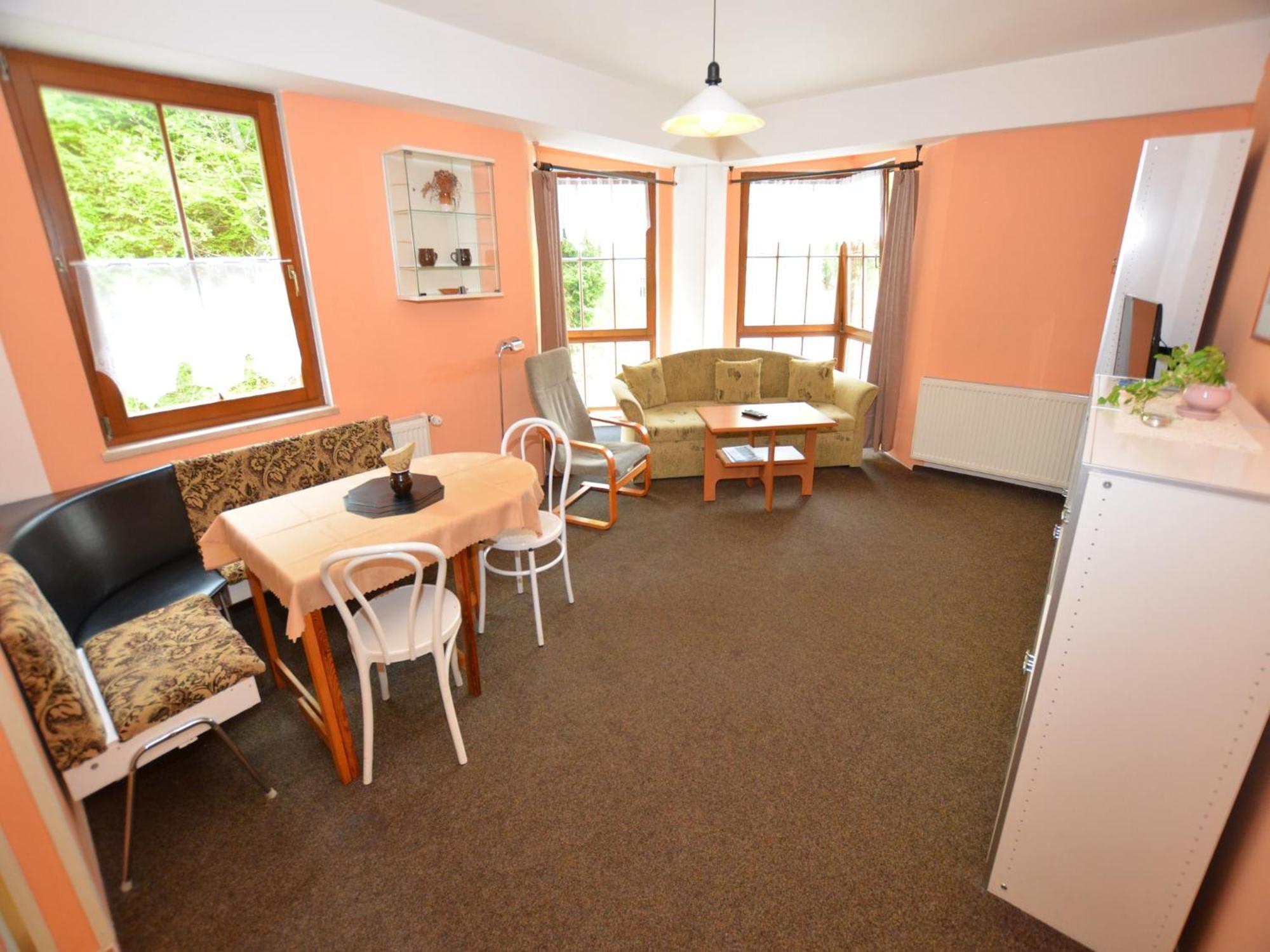 Snug Apartment In Jachymov Near Ski Area Buitenkant foto